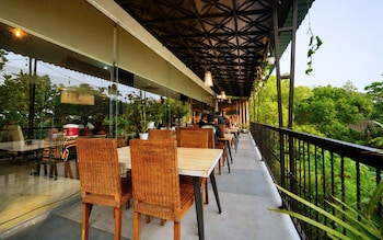 ayra hotel airport solo