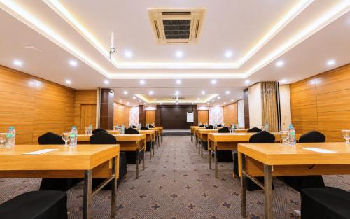 ayra hotel airport solo