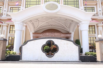 ramada by wyndham sihanoukville xinhaohui palace