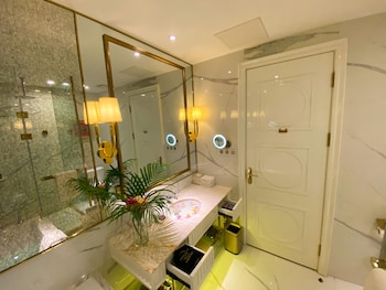 ramada by wyndham sihanoukville xinhaohui palace