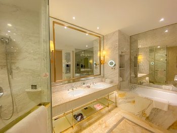 ramada by wyndham sihanoukville xinhaohui palace