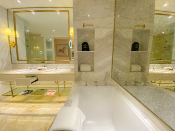 ramada by wyndham sihanoukville xinhaohui palace
