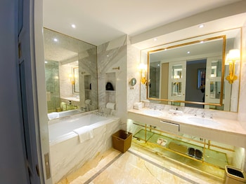 ramada by wyndham sihanoukville xinhaohui palace