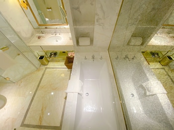 ramada by wyndham sihanoukville xinhaohui palace