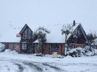 snow denn lodge hostel
