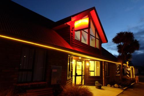 snow denn lodge hostel