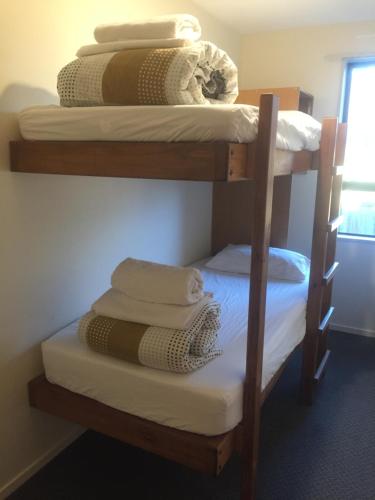 snow denn lodge hostel