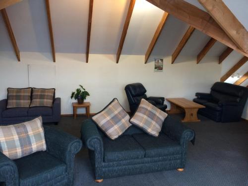 snow denn lodge hostel