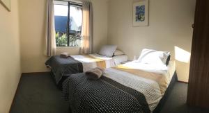 snow denn lodge hostel