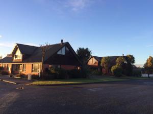 snow denn lodge hostel