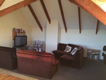 snow denn lodge hostel