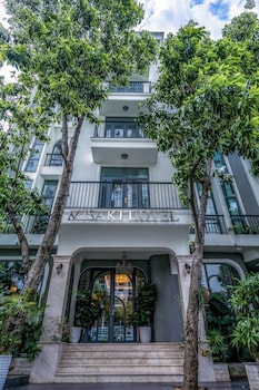 misaki tan son nhat airport hotel