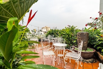 misaki tan son nhat airport hotel