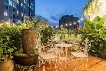 misaki tan son nhat airport hotel