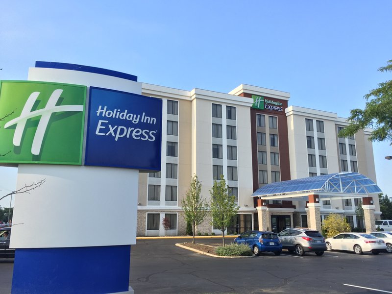 Holiday Inn Express Chicago Arlington Heights