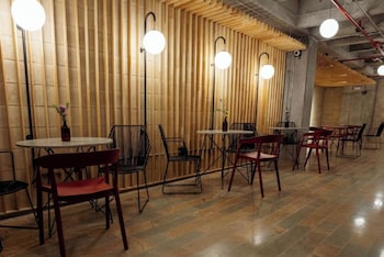 the somos s hotel