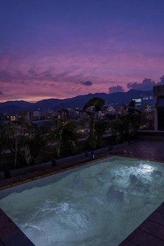 the somos s hotel