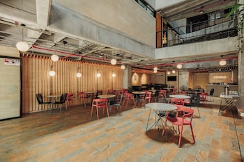 the somos s hotel