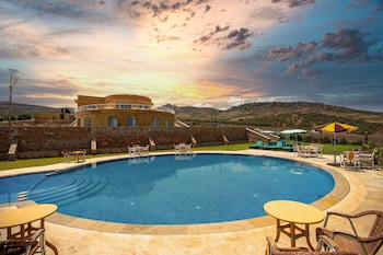 bhalil farm house