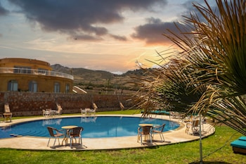 bhalil farm house