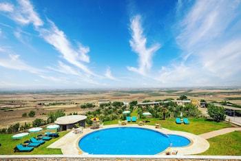 bhalil farm house