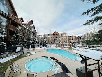 stoneridge resort mountain view pool and hot tub