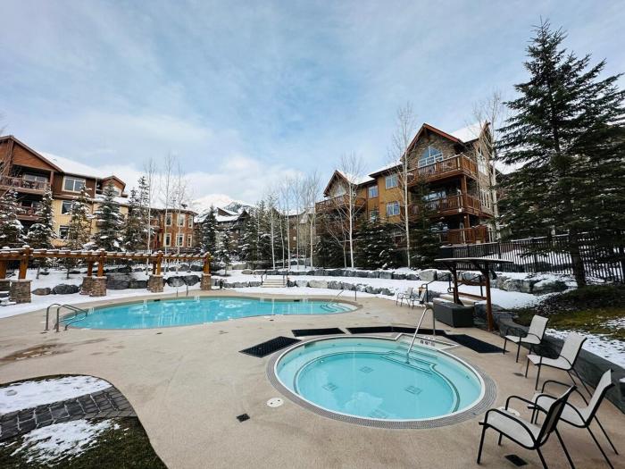 stoneridge resort mountain view pool and hot tub