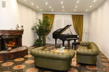 Villa Jasmine,,4 star