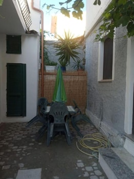 Studio For Holiday,,1 star