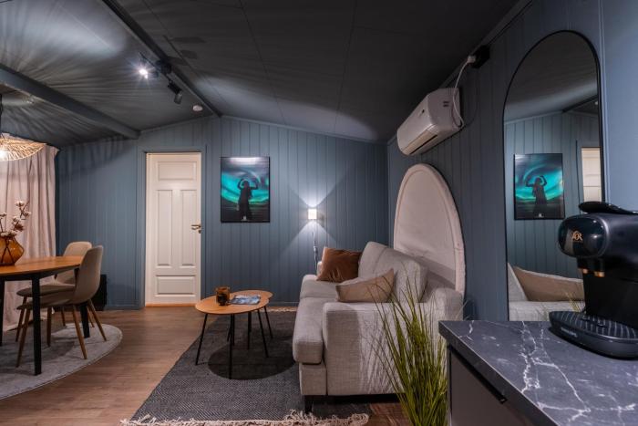 aera aurora glass cabins