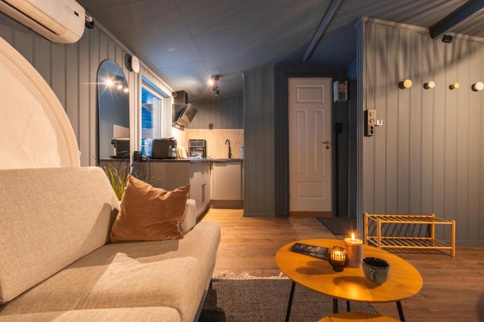 aera aurora glass cabins