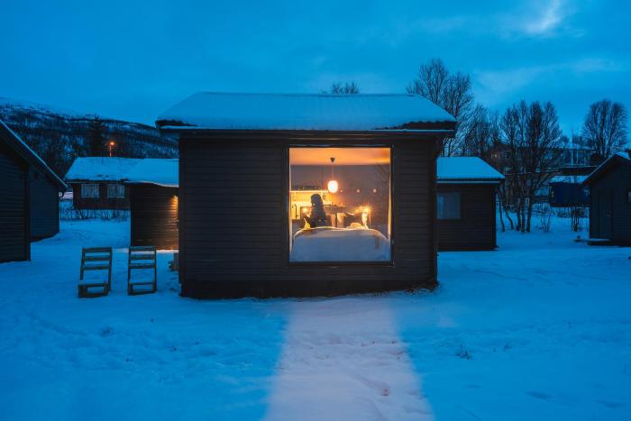 aera aurora glass cabins