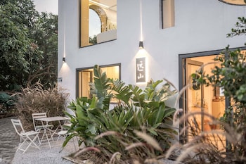 distant mountain guesthouse