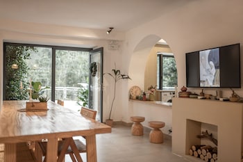 distant mountain guesthouse