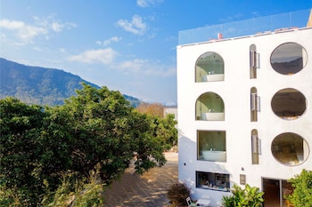 distant mountain guesthouse