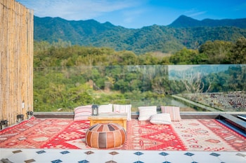 distant mountain guesthouse