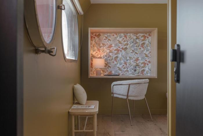 la peniche bed and bicycle vienne