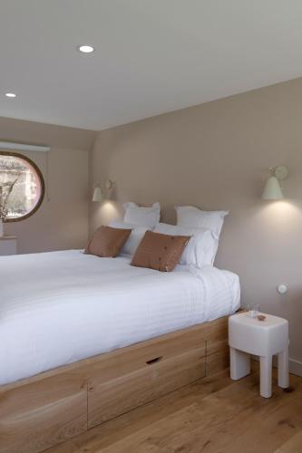 la peniche bed and bicycle vienne