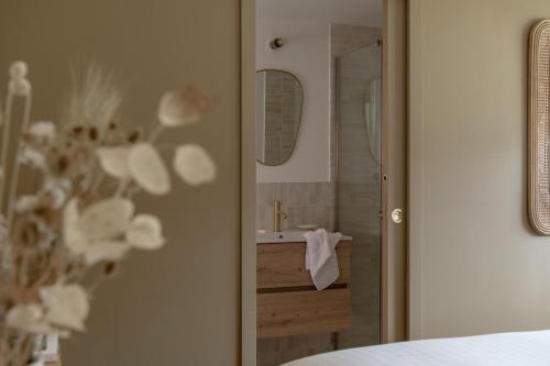 la peniche bed and bicycle vienne