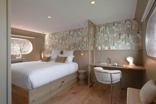 la peniche bed and bicycle vienne