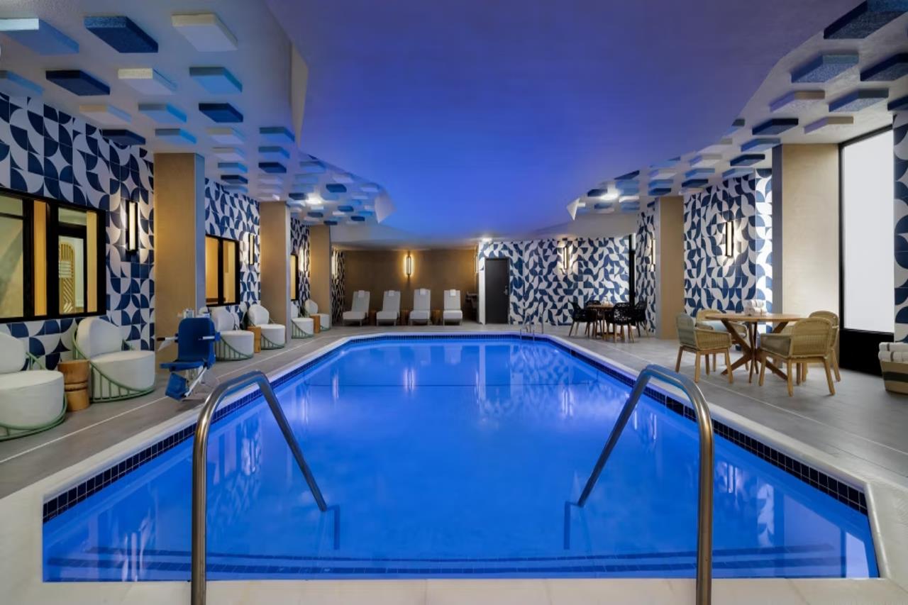 even hotel detroit north troy