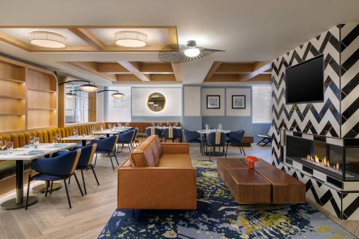 even hotel detroit north troy