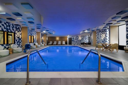 even hotel detroit north troy