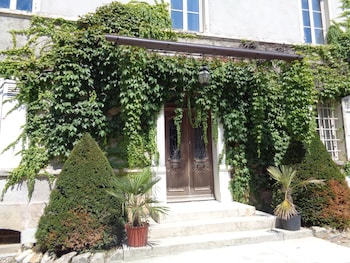 L'annexe Du Chateau De Saint Genix,,3 star