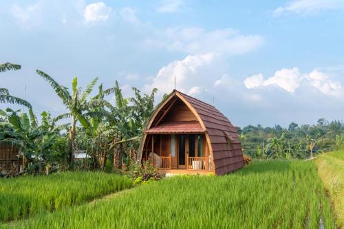 twospaces living at deros resort and cafe bogor