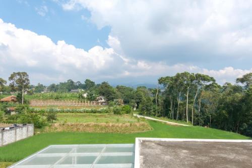 twospaces living at deros resort and cafe bogor