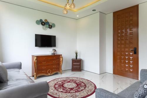 twospaces living at deros resort and cafe bogor