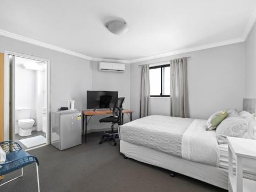 sunny rooms mascot