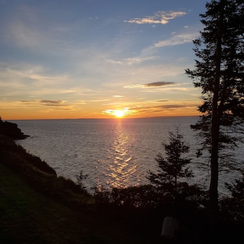 the cliffside inn