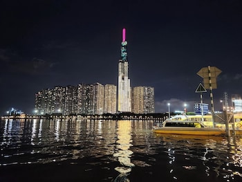 landmark 81 by kvg suite apartment